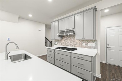 READY FOR IMMEDIATE OCCUPANCY, NORTH FACING, WELL MAINTAINED - photo 5