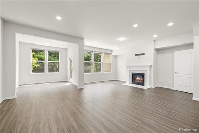 READY FOR IMMEDIATE OCCUPANCY, NORTH FACING, WELL MAINTAINED - photo 8