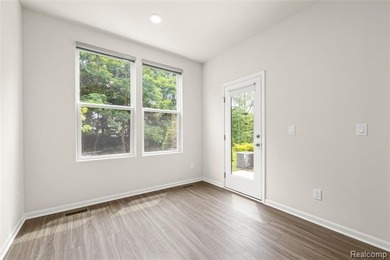 READY FOR IMMEDIATE OCCUPANCY, NORTH FACING, WELL MAINTAINED - photo 9