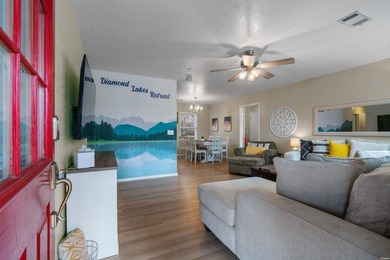 Discover your dream waterfront retreat on Lake Hamilton! This - photo 4