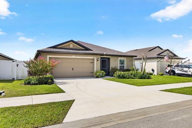 Welcome to comfort, style, and an energy efficient home! This - photo 4
