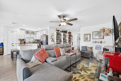 Welcome to comfort, style, and an energy efficient home! This - photo 8