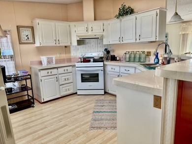 Welcome to your Dream Home! **PRICE REDUCTION** Motivated - photo 4