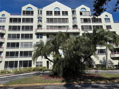 (private lake, pond, creek) Condo For Sale in Clearwater Florida