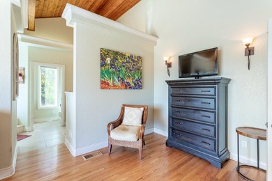 Your Mountain Paradise Awaits. Soak in breathtaking, panoramic - photo 18