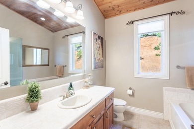 Your Mountain Paradise Awaits. Soak in breathtaking, panoramic - photo 21