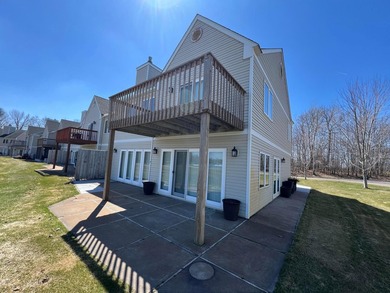Beautifully updated home in Izatys Resort, perfectly situated on - photo 3
