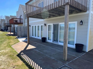 Beautifully updated home in Izatys Resort, perfectly situated on - photo 4