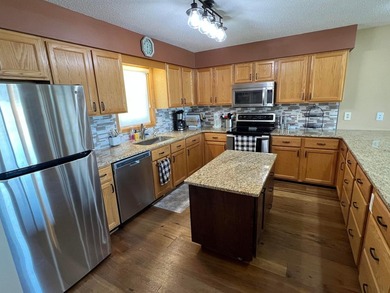 Beautifully updated home in Izatys Resort, perfectly situated on - photo 8