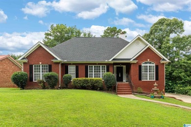 Experience luxury and comfort in this stunning waterfront home - photo 1