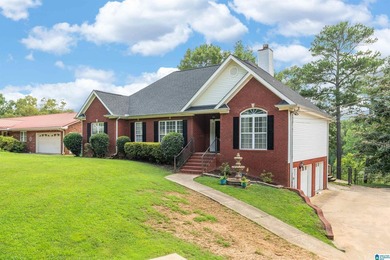 Experience luxury and comfort in this stunning waterfront home - photo 2