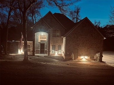 Recently Remodeled Lake Athens Home!! With an extra lot that is - photo 3