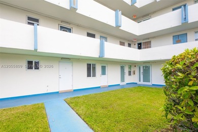 Beautifully renovated first-floor condo in a convenient North - photo 3