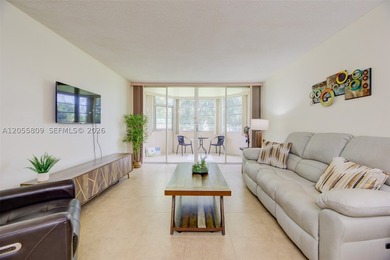 Beautifully renovated first-floor condo in a convenient North - photo 5