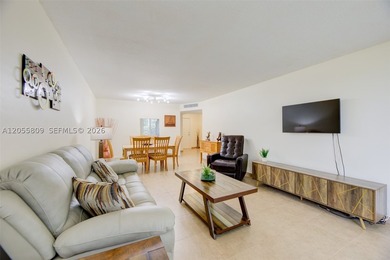 Beautifully renovated first-floor condo in a convenient North - photo 8