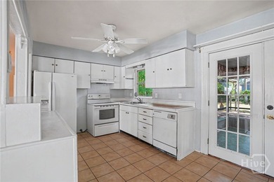 Welcome to 10 Port Royal Drive, the perfect starter home in one - photo 11