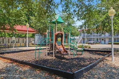 Looking for an affordable beach getaway that is walking distance - photo 2