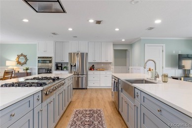Welcome to your waterfront retreat in the highly sought-after - photo 12