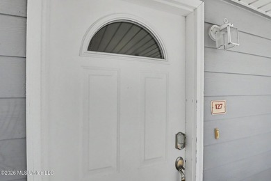 Looking for an affordable beach getaway that is walking distance - photo 4