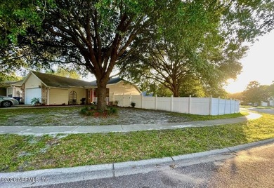 Fantastic home for first time homebuyers or an ideal investment - photo 17