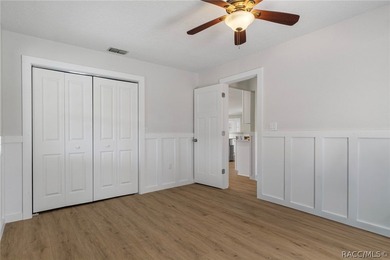 Welcome to your waterfront retreat in the highly sought-after - photo 31