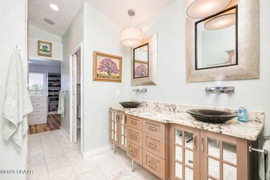 This lovely coastal ocean front home offers 4 bedroom - 3 full - photo 40