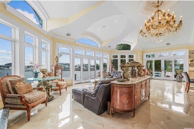 Discover the epitome of waterfront luxury at this exquisite - photo 9