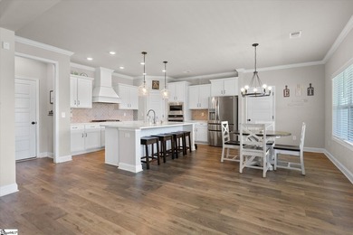New price! Welcome home to this exceptional 5-bedroom, 4-bath - photo 11