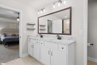 New price! Welcome home to this exceptional 5-bedroom, 4-bath - photo 20