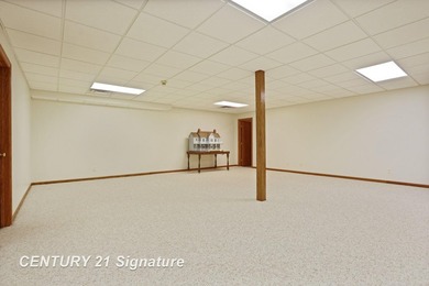 Experience effortless luxury in this beautifully maintained - photo 37