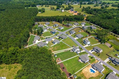 New price! Welcome home to this exceptional 5-bedroom, 4-bath - photo 38