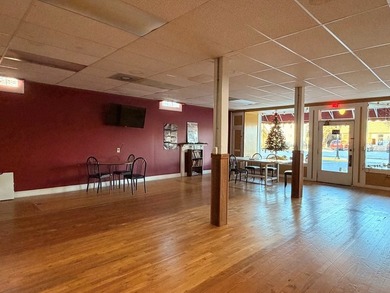 Prime 2,015 sq ft commercial building in the heart of downtown - photo 15