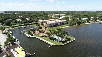 Luxury Condo in exclusive Outrigger Harbour with a light and - photo 1