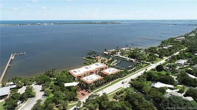 Luxury Condo in exclusive Outrigger Harbour with a light and - photo 4
