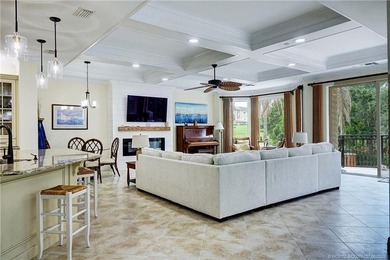 Luxury Condo in exclusive Outrigger Harbour with a light and - photo 8