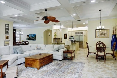 Luxury Condo in exclusive Outrigger Harbour with a light and - photo 9