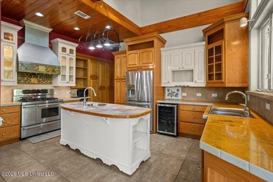 Experience the perfect balance of rustic elegance, privacy, and - photo 10