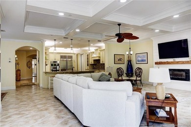 Luxury Condo in exclusive Outrigger Harbour with a light and - photo 10