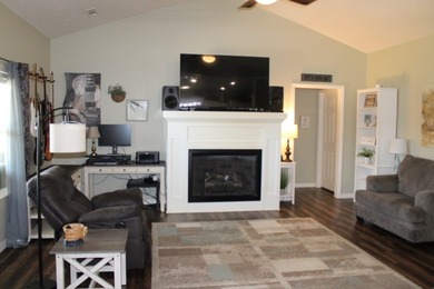 Outstanding Home in Desirable Cottonwood Road Area - Near New - photo 8