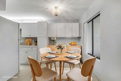 This charming 2 bed/2 bath 1st floor condo is ready for its next - photo 7