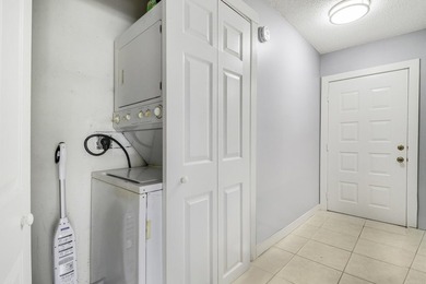 This charming 2 bed/2 bath 1st floor condo is ready for its next - photo 10