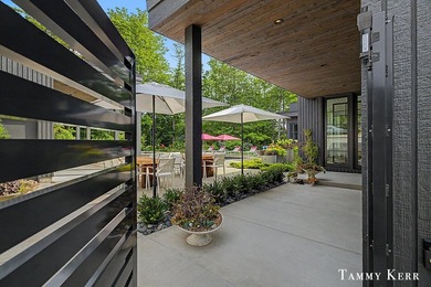 Set privately within WestShore, this striking modern compound - photo 11