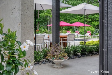 Set privately within WestShore, this striking modern compound - photo 12