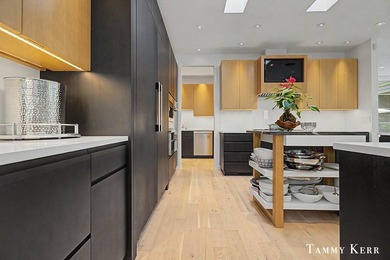 Set privately within WestShore, this striking modern compound - photo 20