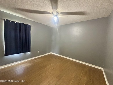 This charming 3 Bedroom/2 Bathroom Cottage-style home is nestled - photo 9