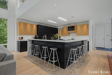 Set privately within WestShore, this striking modern compound - photo 30
