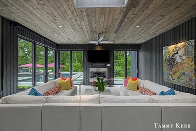 Set privately within WestShore, this striking modern compound - photo 31