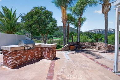 Welcome home to the expansive golf course and mountainous VIEWS - photo 38