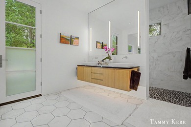 Set privately within WestShore, this striking modern compound - photo 42