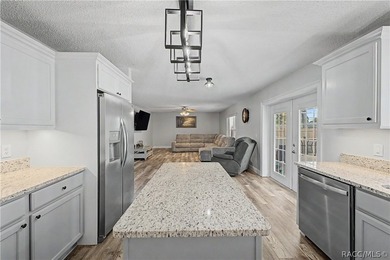 Welcome to this beautifully maintained one-owner pool home - photo 4